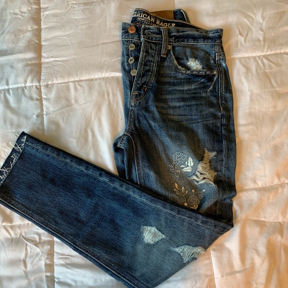 Embroidered Ripped Jeans